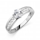 Кольцо классическое из золота с бриллиантом лабораторным