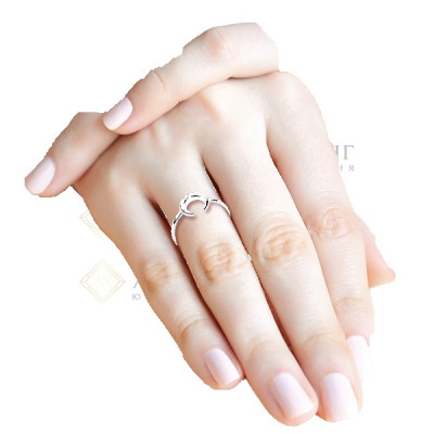 Кольцо классическое из серебра без вставок