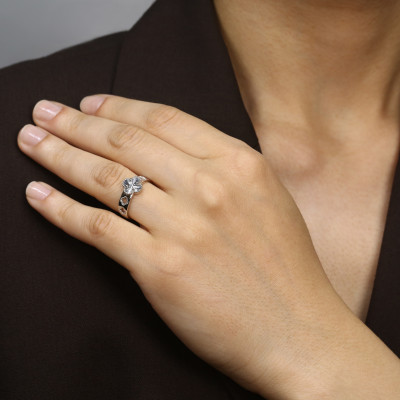 Кольцо классическое из серебра без вставок