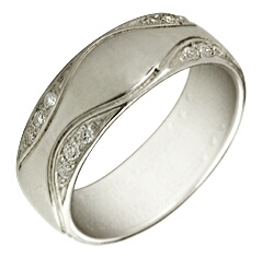 Обручальное кольцо из серебра с фианитом